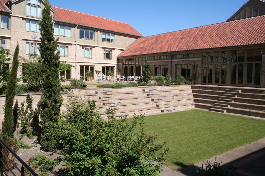 cripps_courtyard_summer